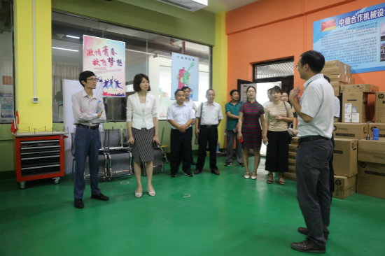 开封市科技企业孵化器评审专家组莅临我校考察 共促企业孵化服务提质增效